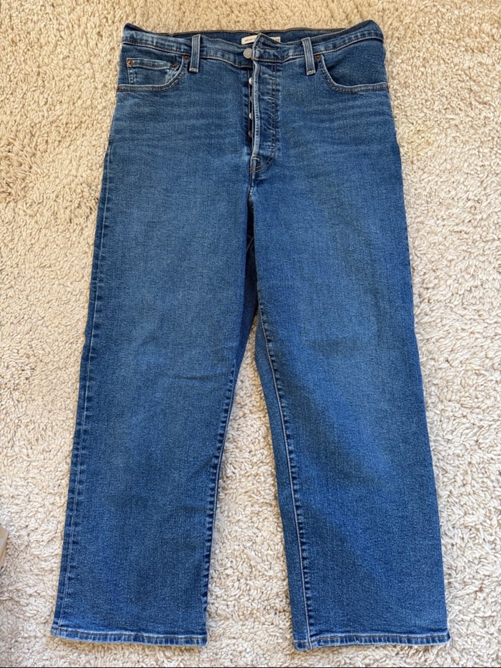 Levi's Ribcage Straight Ankle Jeans in Medium Blue